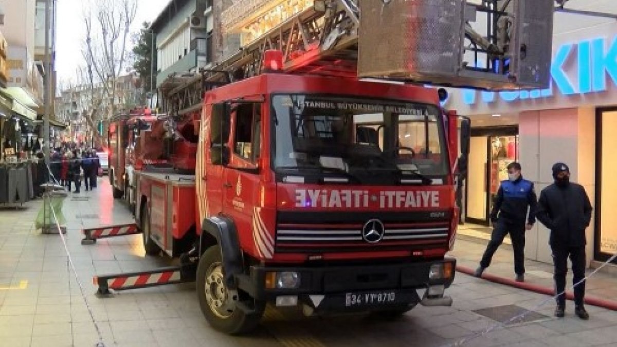 İstanbul Pendik'te gelinlik atölyesinde yangın