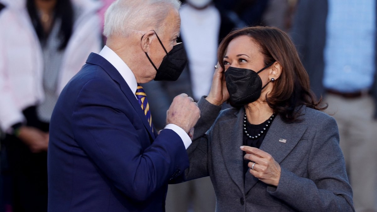 Joe Biden, yardımcısı Kamala Harris için dördüncü kez 'Başkan' dedi