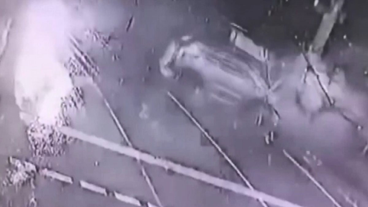 Kağıthane'de 4 kişinin yaralandığı kaza kamerada