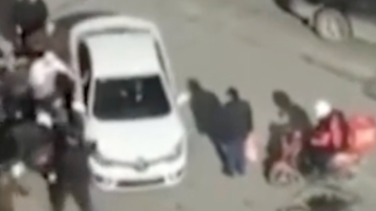 Başakşehir'de otomobil sürücüsü tartıştığı motosikletliye çarpıp kaçtı