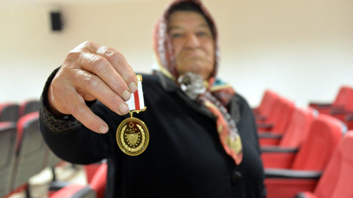 Kıbrıs gazisinin madalyası vefat ettikten 30 yıl sonra verildi
