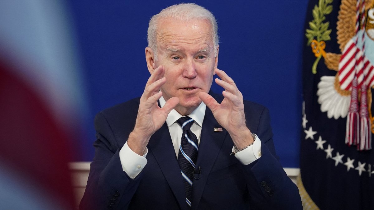 Joe Biden'a halk desteği yüzde 33'e geriledi