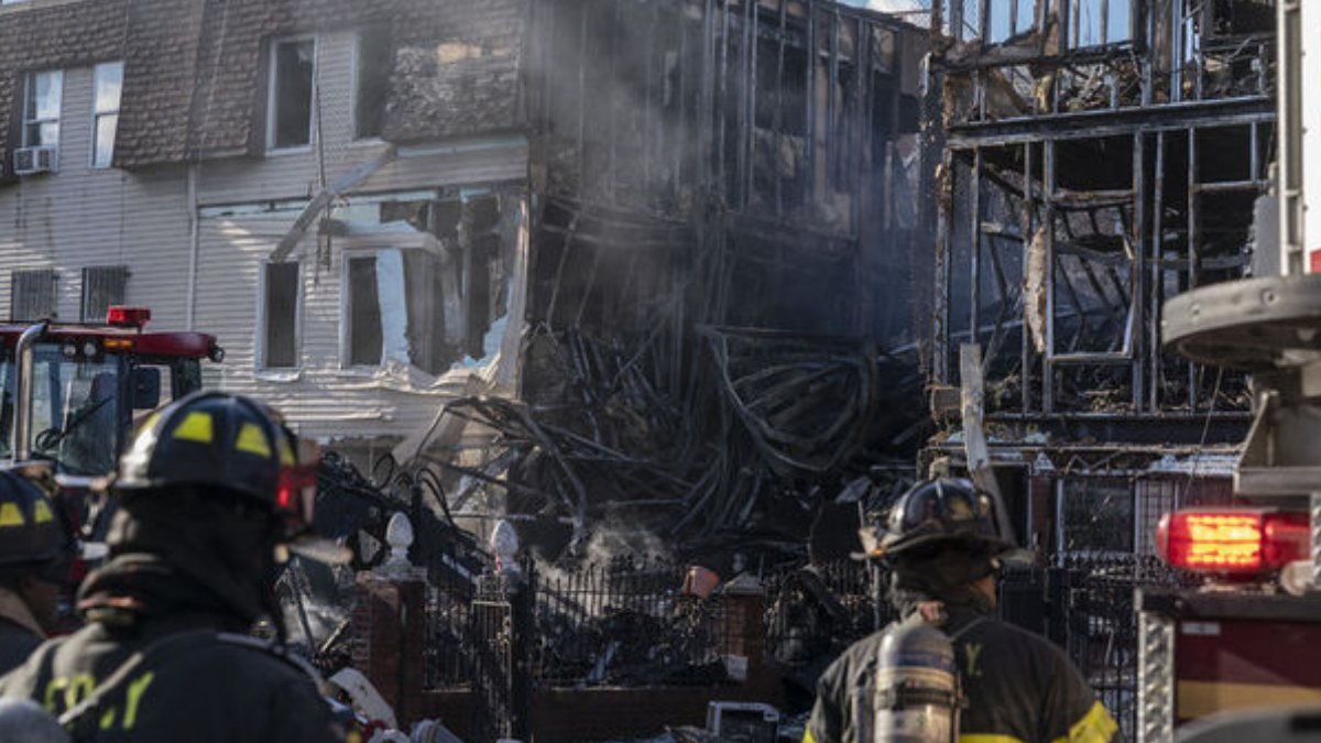 New York'ta patlama ve yangın: 1 ölü, 9 yaralı