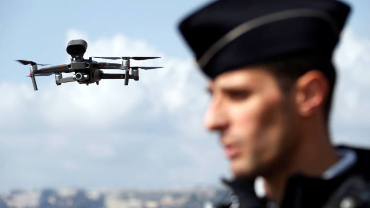 Fransa'da güvenlik güçlerinin drone kullanımı onaylandı