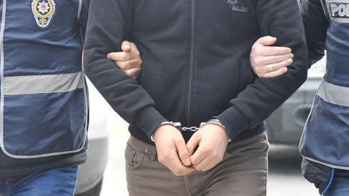 Burdur’da FETÖ'den gözaltına alınan 12 şüpheliden 2'si tutuklandı