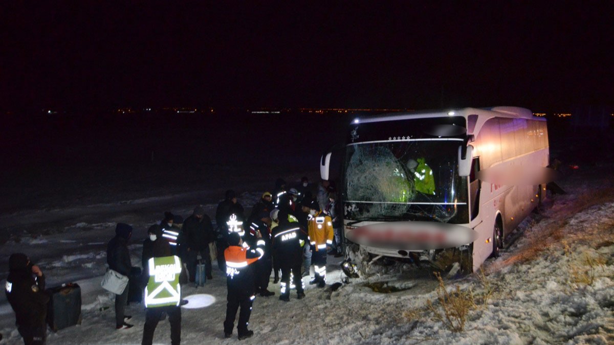 Aksaray’da yolcu otobüsü kaza yaptı: 4 yaralı