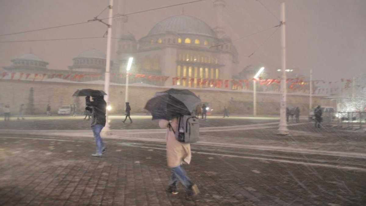 Kar İstanbul'da 3 gün daha etkili olacak