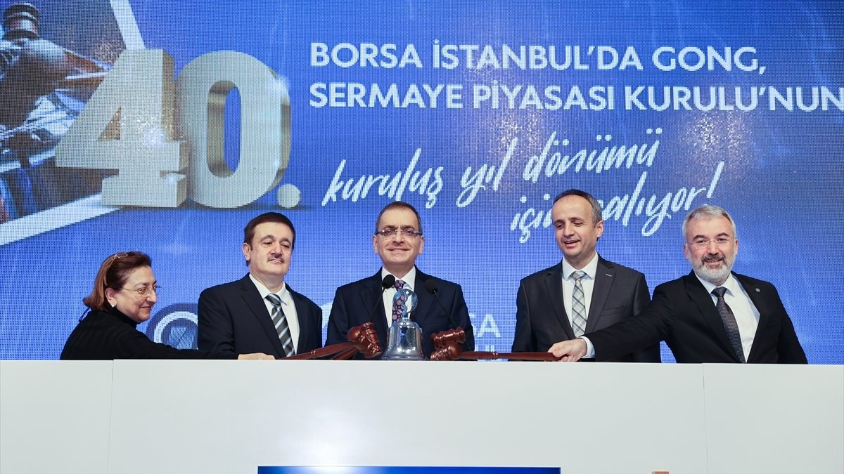 SPK'nın 40'ıncı yılı için Borsa İstanbul'da gong çalındı