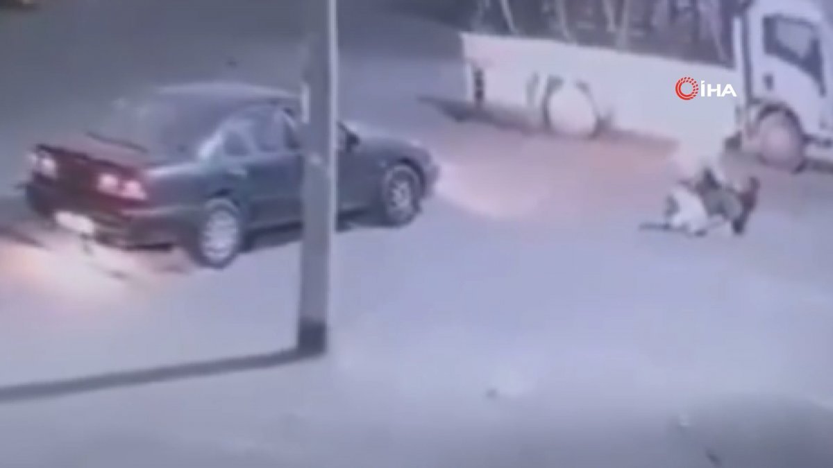 Suudi Arabistan'da arabayla çarptıkları kişiyi gasbettiler