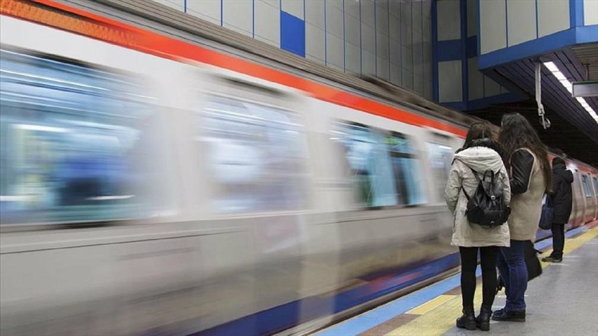 İstanbul'da metrolar kaça kadar açık? 25 Ocak Salı metro seferleri...