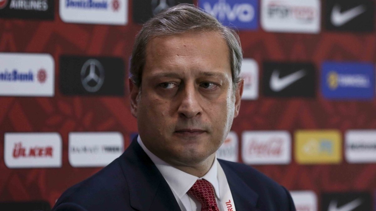 Burak Elmas taraftarın hedefinde