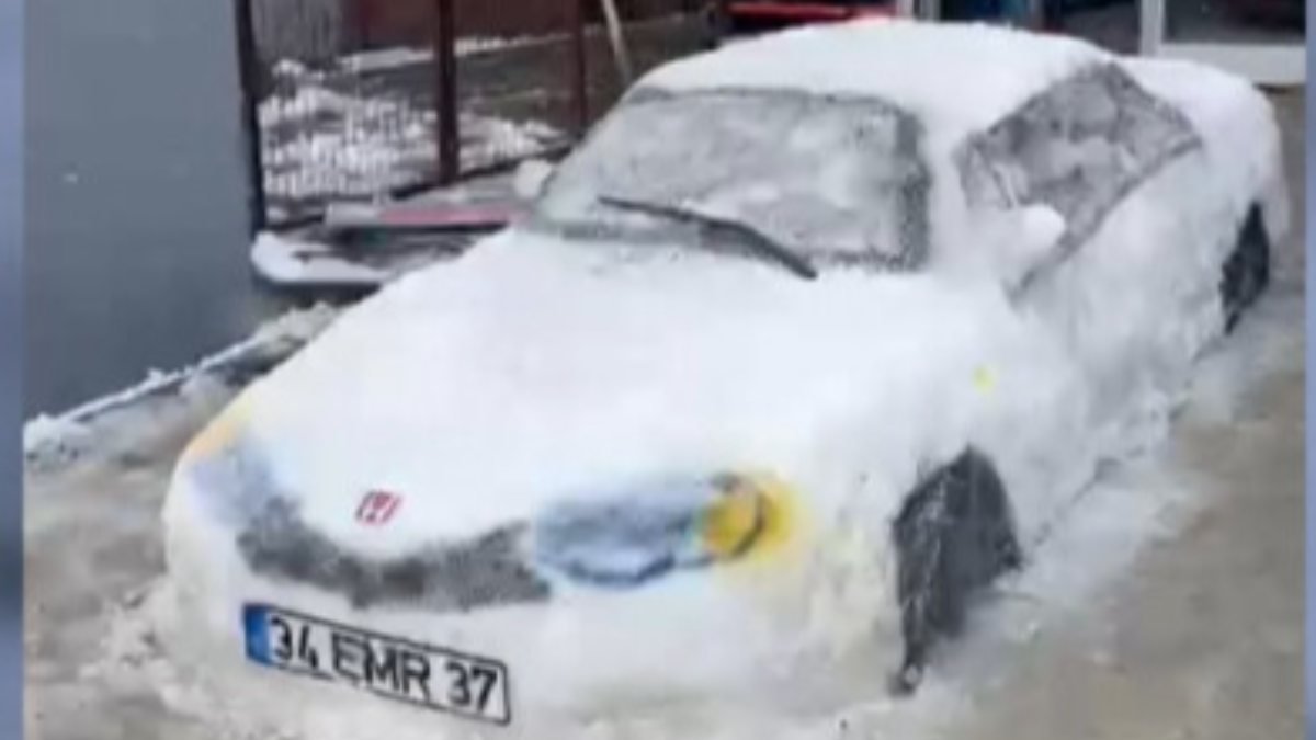 Bayrampaşa'da satışa koyulan kardan arabaya yoğun ilgi
