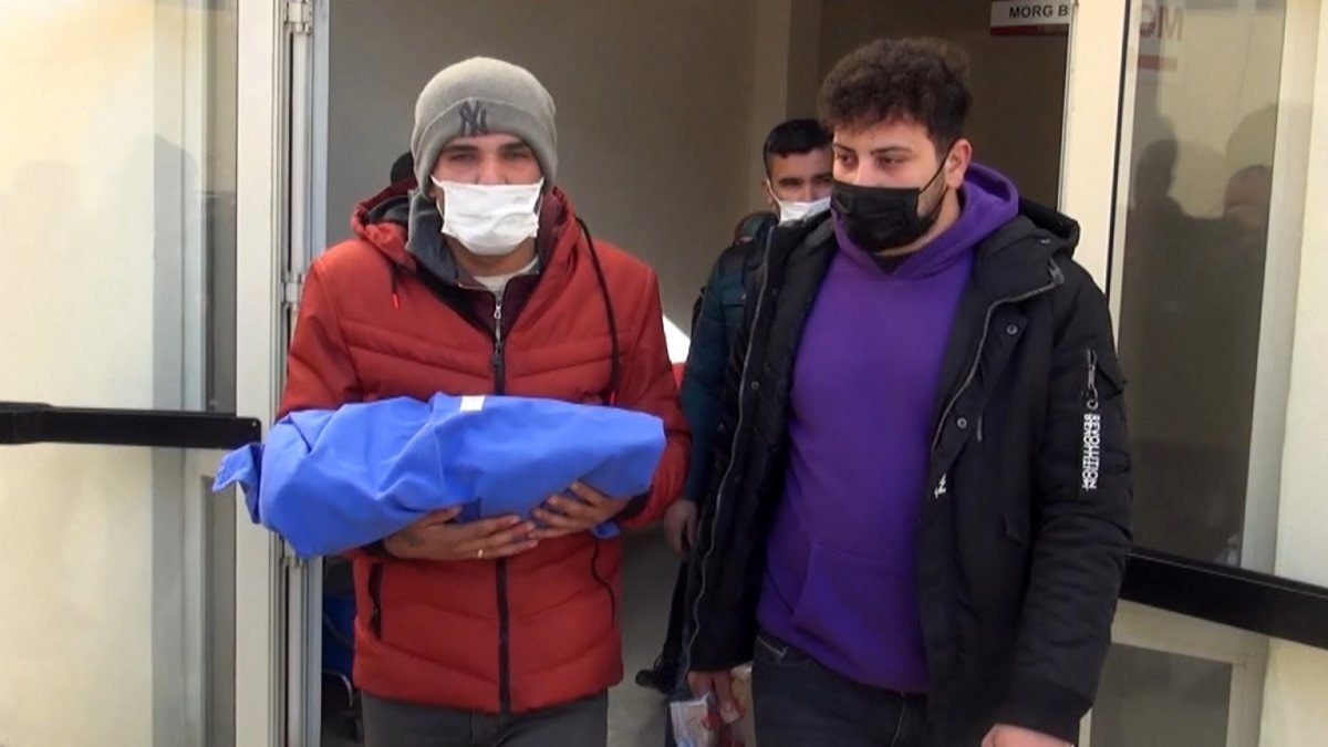 Antalya'da anne karnında ölen bebeğe doktor ihmali iddiası