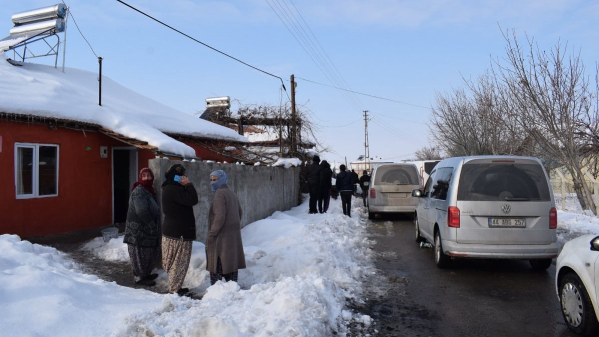 Malatya'da annesiyle tartışan babasını tüfekle öldürdü