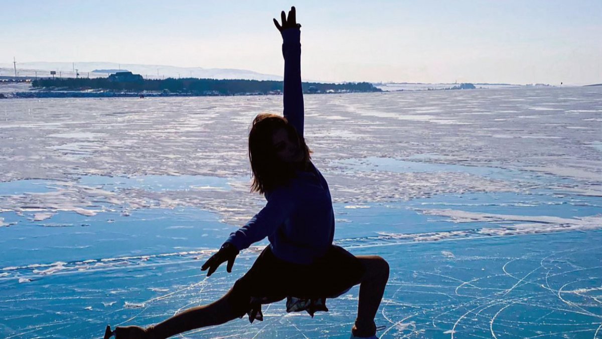 Çıldır Gölü'nde buz pateni yapan milli sporcu İklim: En büyük hayalimdi