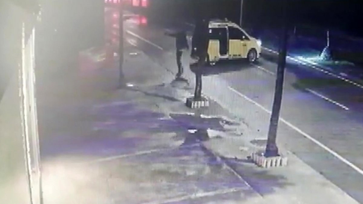 Adana’da yol verme kavgasında kurşun yağdırdı