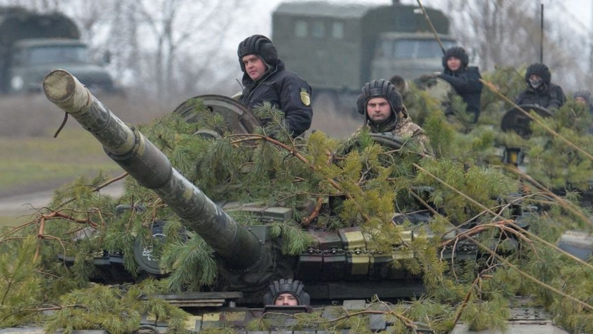 Ukrayna ordusu, asker sayısını 100 bin artıracak