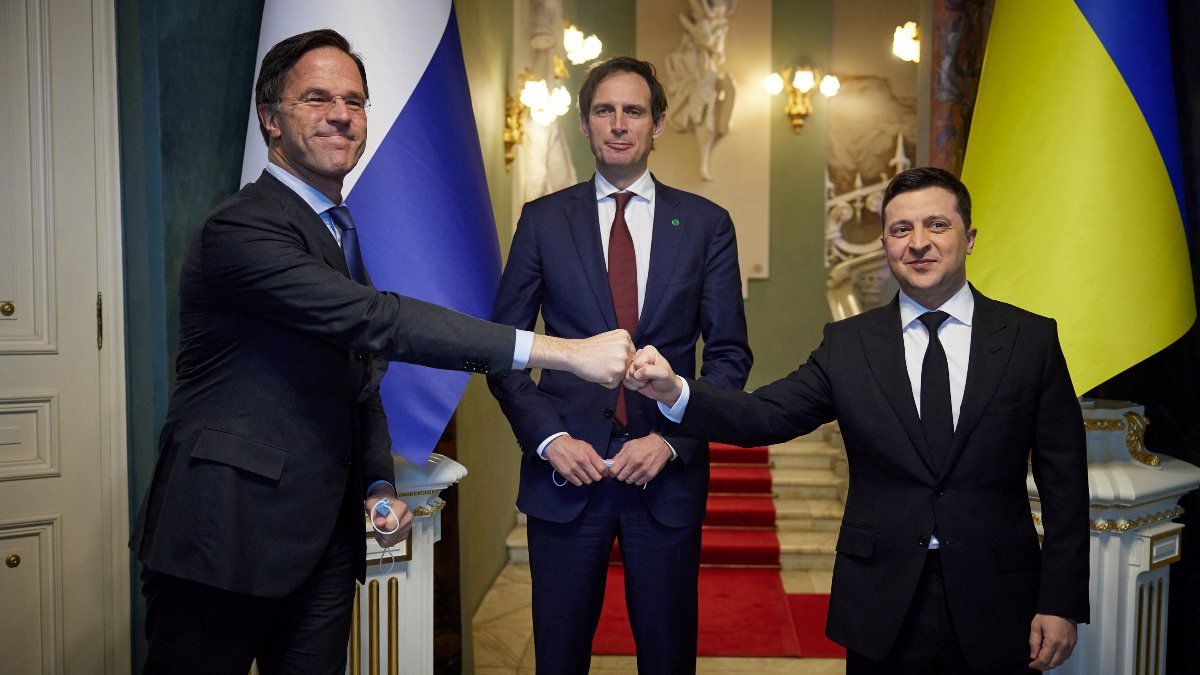 Vladimir Zelenskiy ve Mark Rutte, Ukrayna-Rusya krizini görüştü