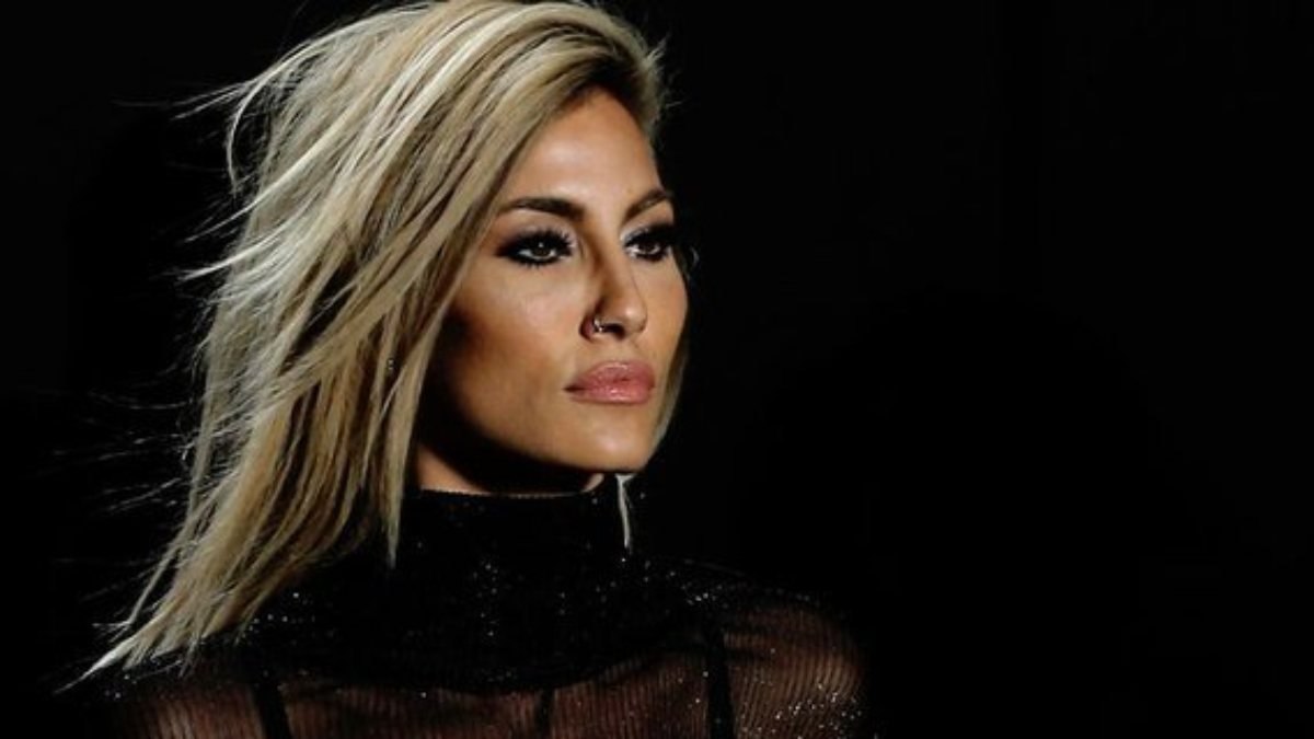 Çağla Şıkel'in 20'li yaşlarda gönlünü kaptırdığı yakışıklı ortaya çıktı! Meğer Survivor'ın hırçın adamıymış...