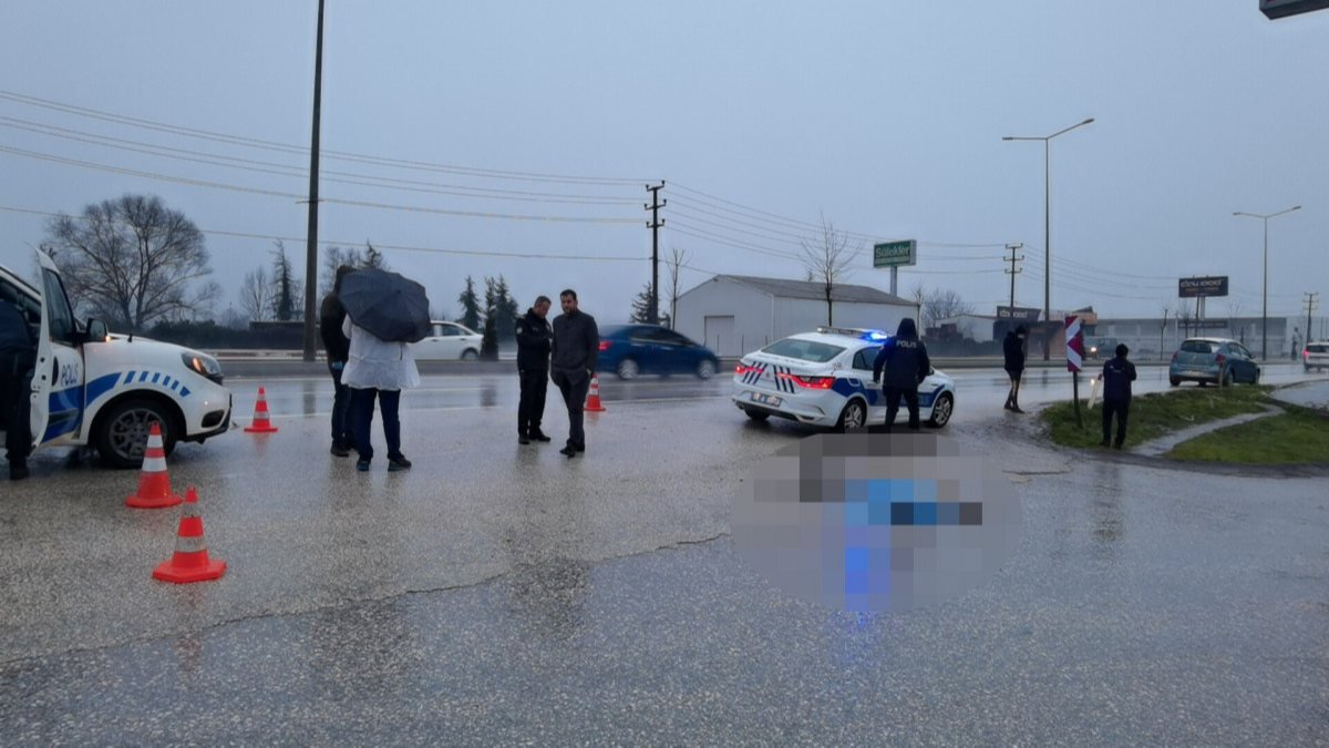 Bursa'da karşıya geçmeye çalışan kadın, trafik kazasında vefat etti