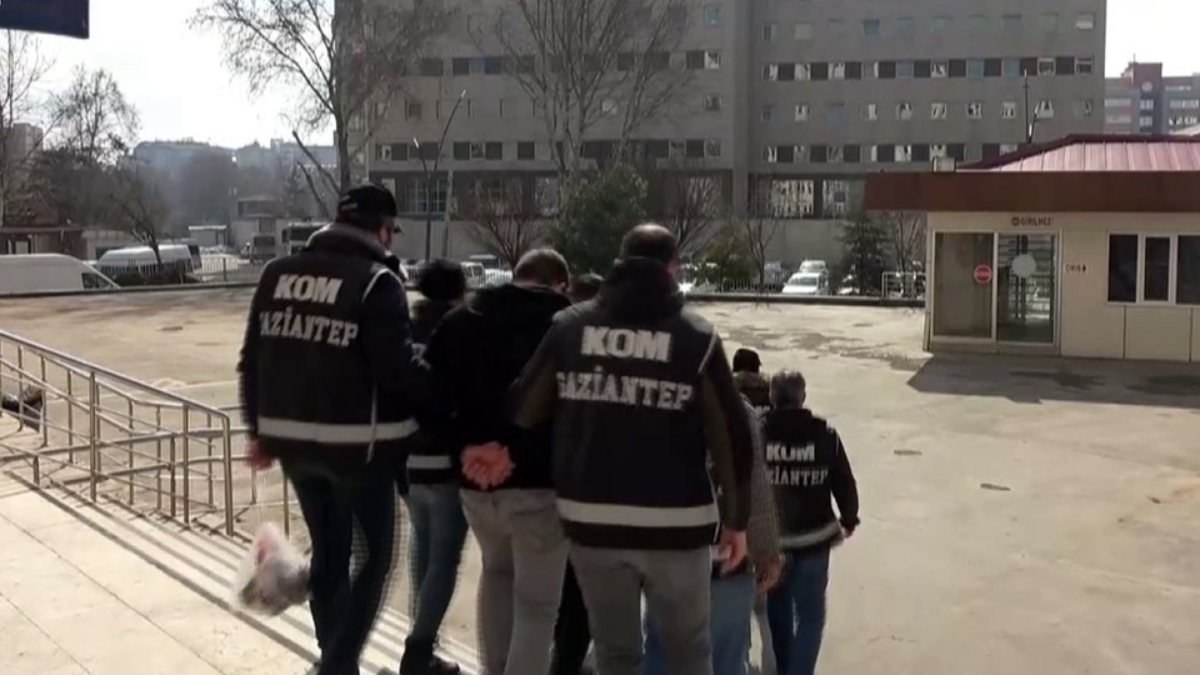 Gaziantep'te bir araca el yapımı patlayıcı atan şahıs tutuklandı