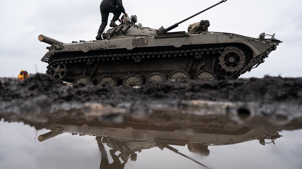 Ukrayna, Donbas yakınına 120 bin asker sevk etti