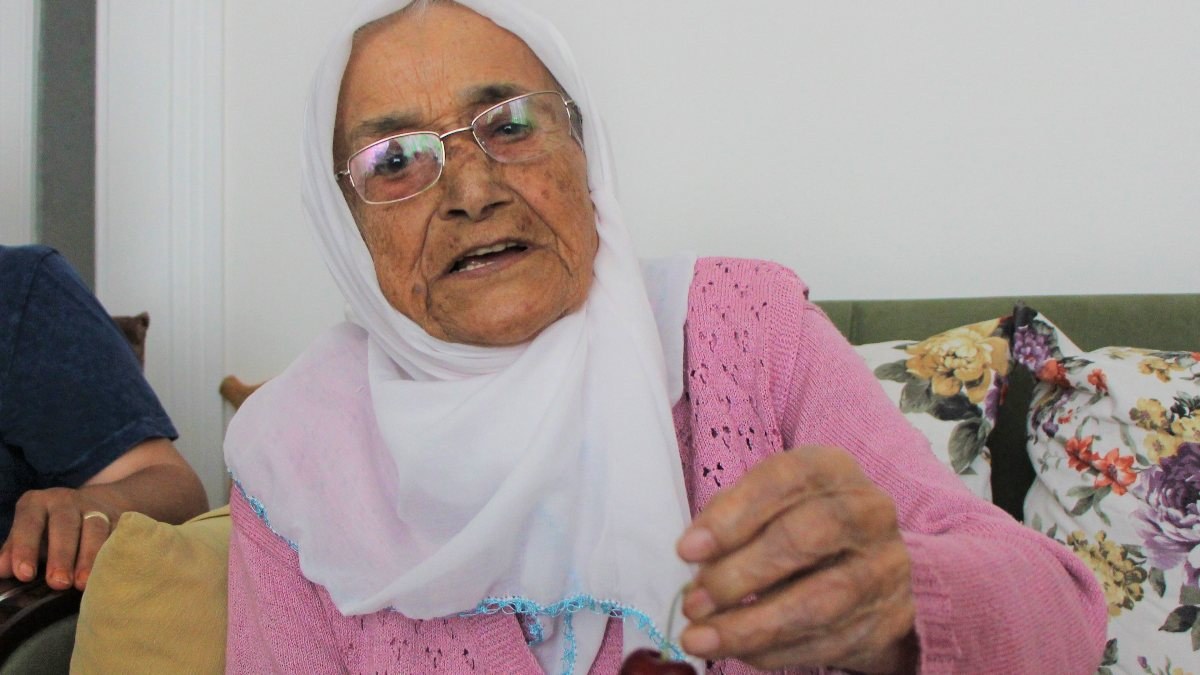 Amasyalı Şeker nine 120 yaşında hayata veda etti