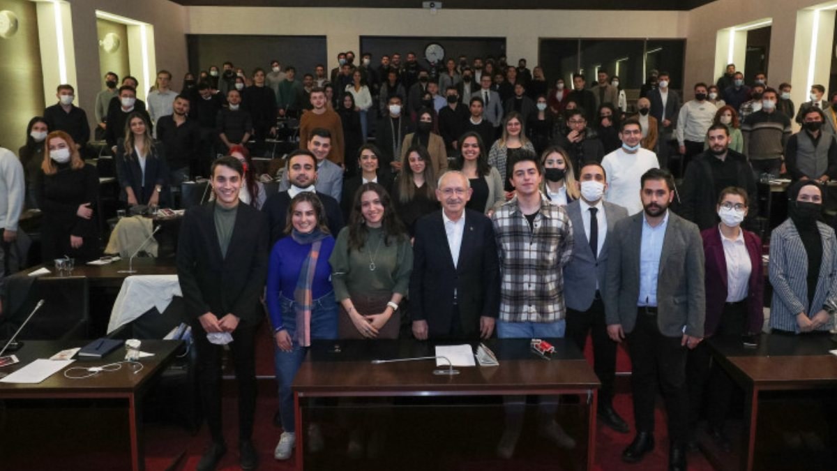 Kemal Kılıçdaroğlu öğrencilerle buluştu