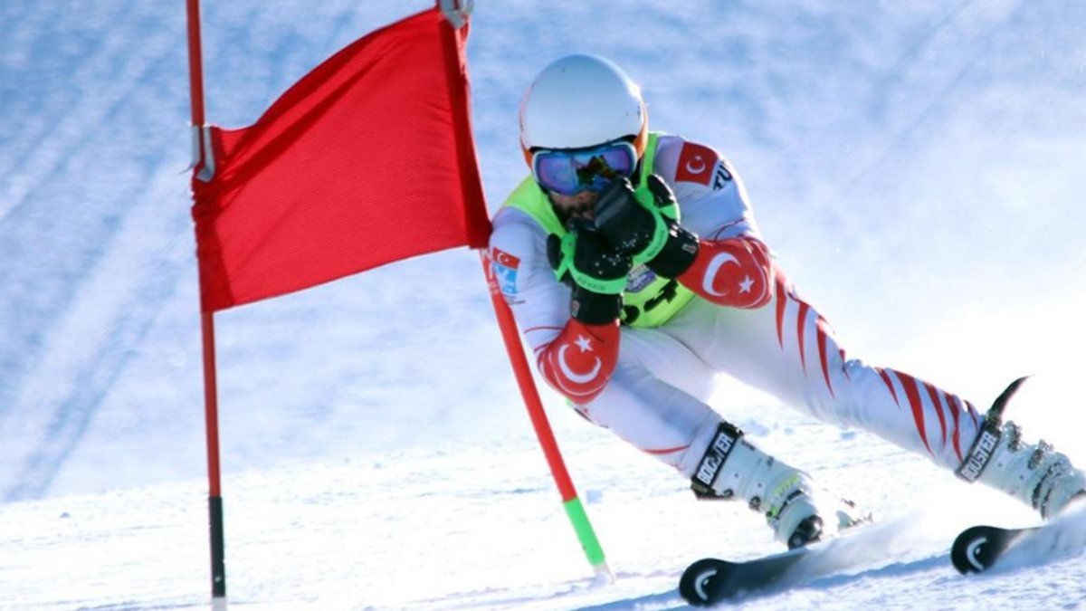 Berkin Usta, büyük slalom mücadelesini 43'üncü bitirdi