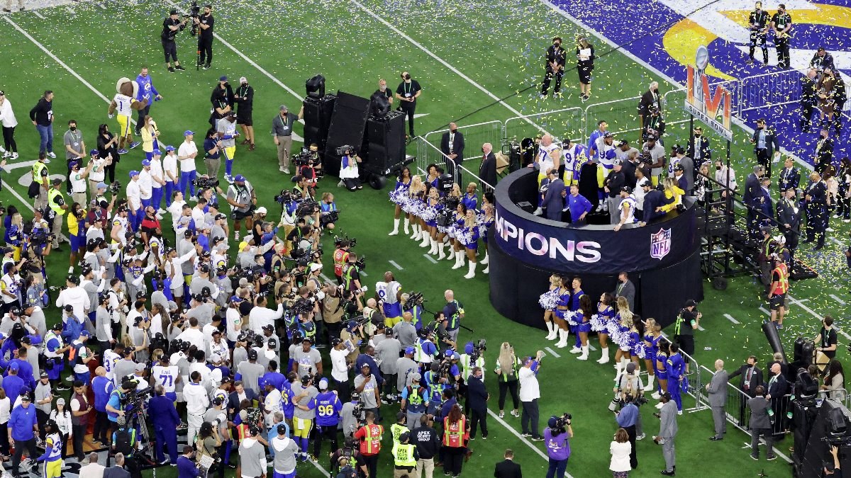 NFL Super Bowl şampiyonu, Cincinnati Bengals'i yenen Los Angeles Rams oldu
