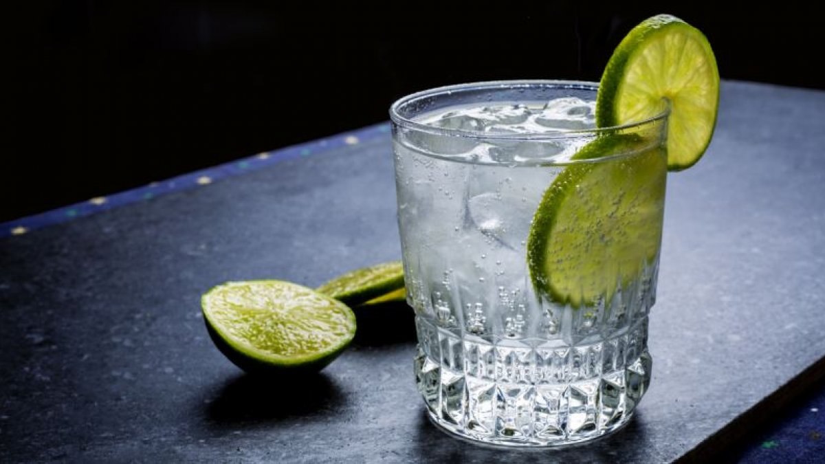 Limonu kesip sodanın içine atın bakın neler oluyor!