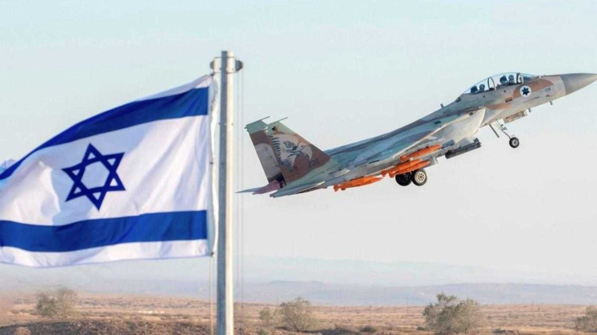İsrail savaş uçakları, ABD bombardıman uçağına eşlik etti