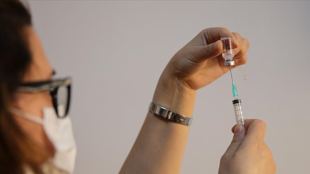 İzmir’de, bebeğe korona aşısı yapan sağlık ekibinin soruşturulmasına izin verilmedi