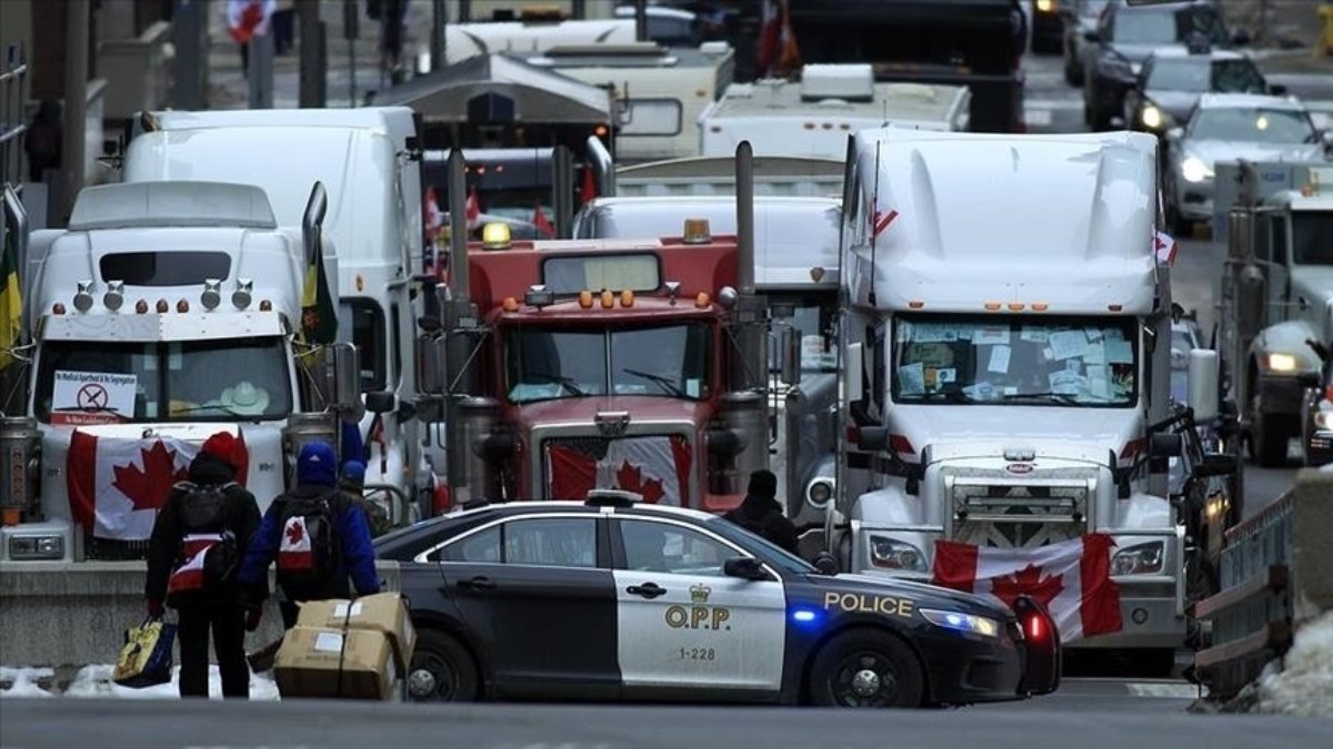 Kanada’da, ABD sınırındaki kamyonlar eylemlerini bıraktı