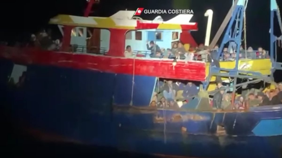 İtalya Sahil Güvenliği, 573 düzensiz göçmeni kurtardı