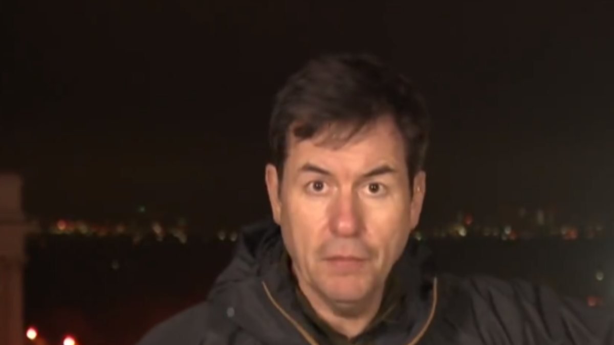 CNN muhabirinin Kiev'deki yayınında patlama sesleri duyuldu