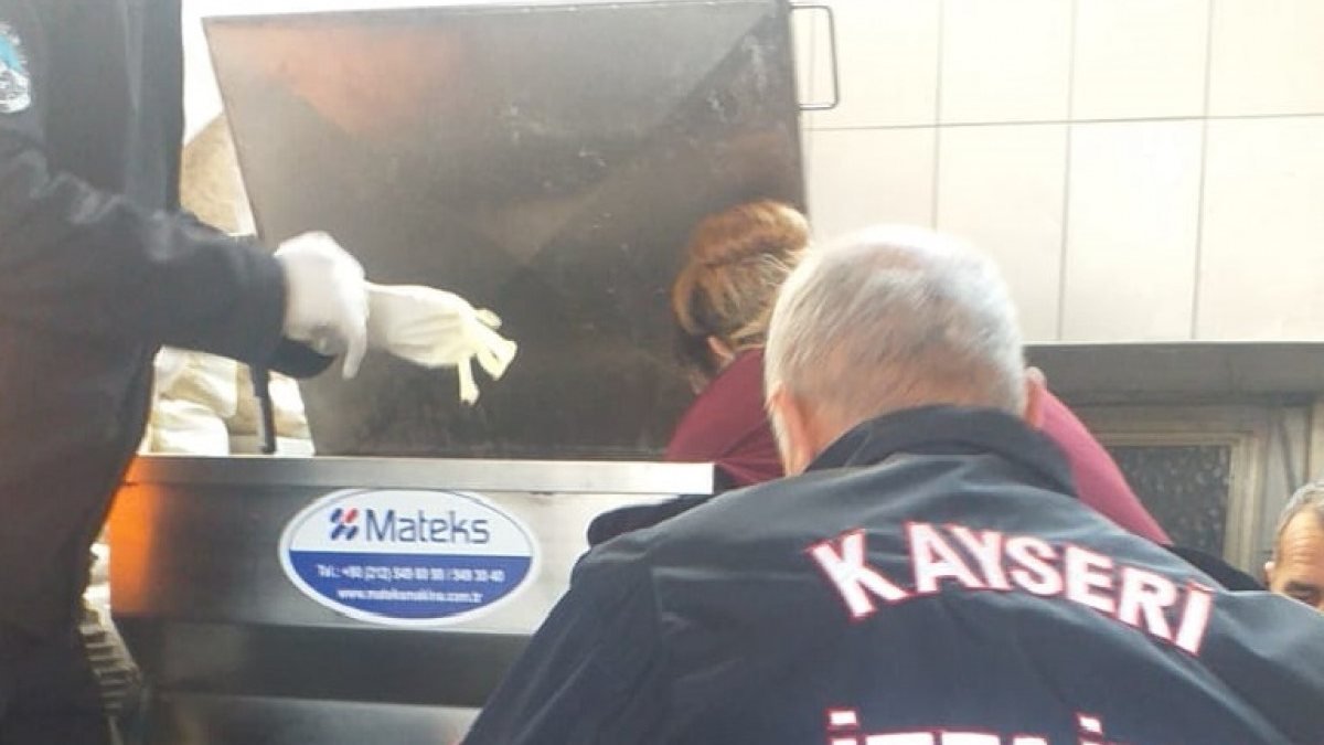 Kayseri'deki kadın, kolunu hamur makinesine kaptırdı