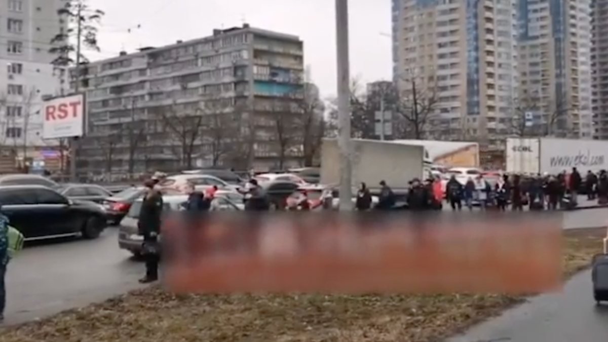 Kiev'den panik halinde ayrılmaya çalışan halk