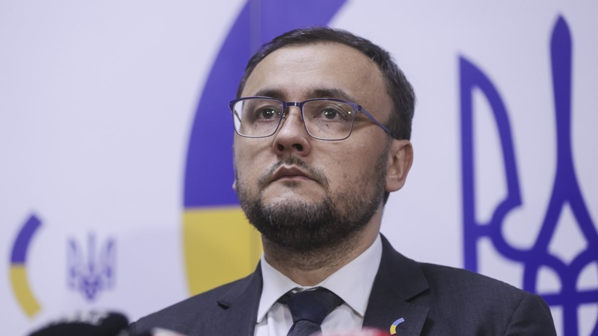 Vasyl Bodnar: Ukrayna halkı hiçbir kukla adamı kabul edemez
