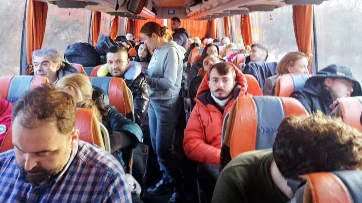 Ukrayna'dan tahliye edilen Türk kafilesi Türkiye'ye ulaştı