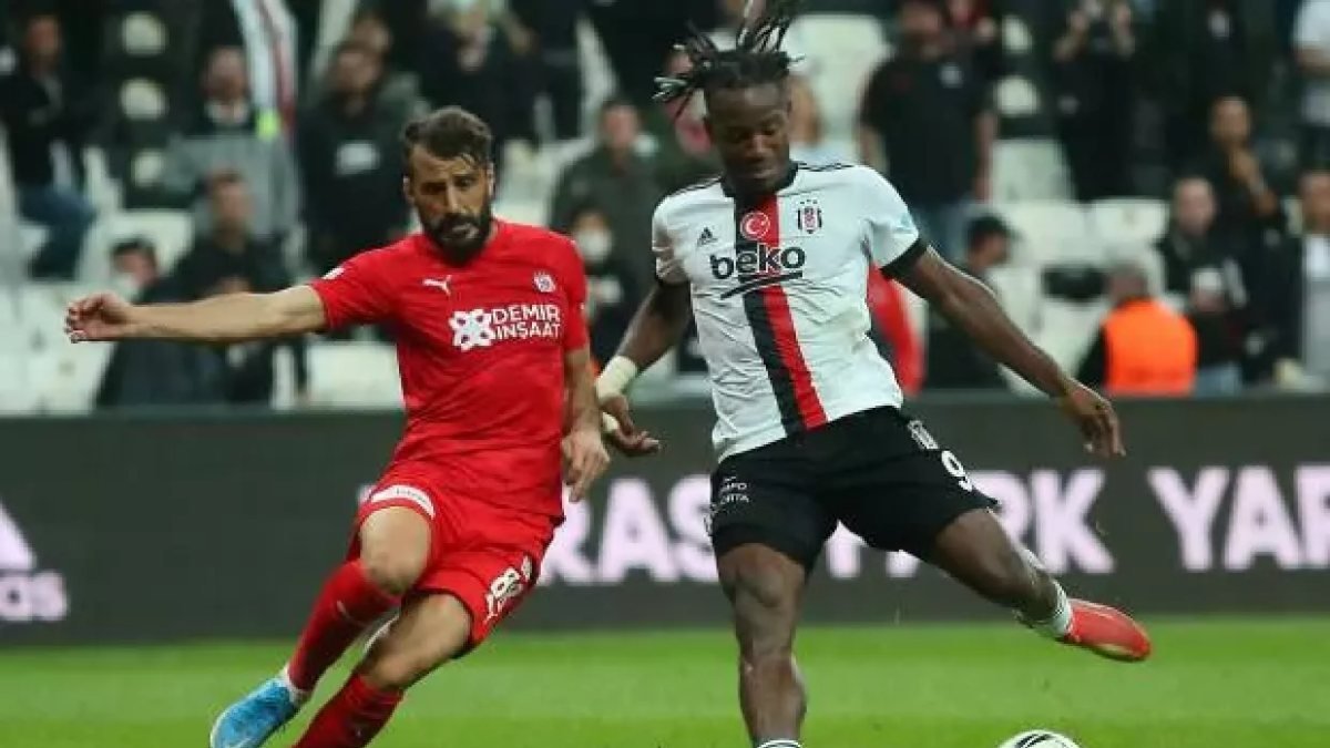 Sivasspor - Beşiktaş maçının ilk 11'leri