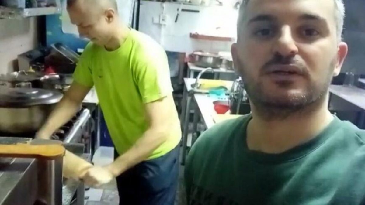 Ukrayna'da yaşayan Türk, sığınakta askerlere yemek yapıyor