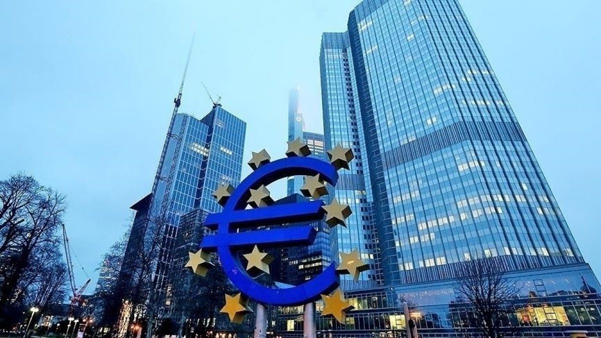 Euro Bölgesi'nde enflasyon şubatta zirve yaptı