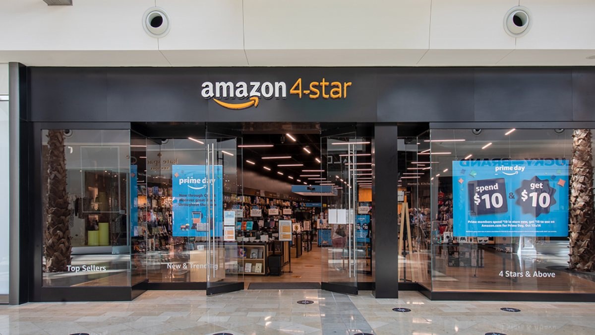 Amazon, düşük satış nedeniyle fiziksel mağazalarını kapatıyor