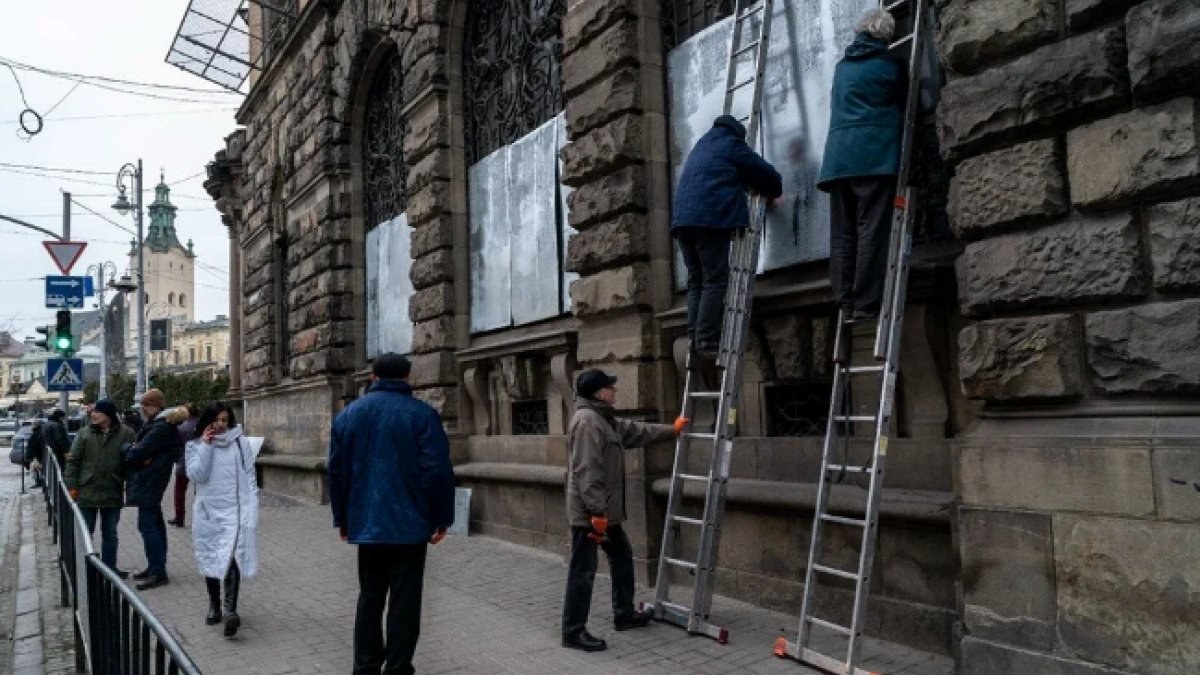 Ukrayna'nın önemli müzelerinden olan Lviv Müzesi'ne koruma önlemi