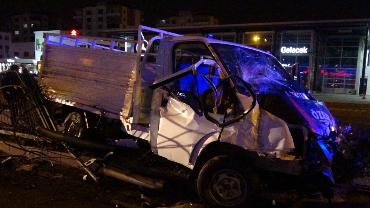 Diyarbakır'da zincirleme kaza: 1 ölü 4 yaralı