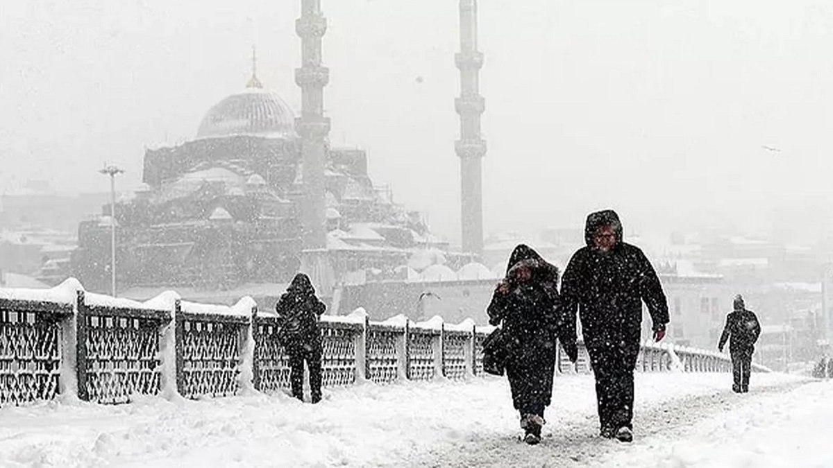 Aybar kar fırtınası nedir, ne demek? 1987 yılından sonra en şiddetli yağış geliyor!