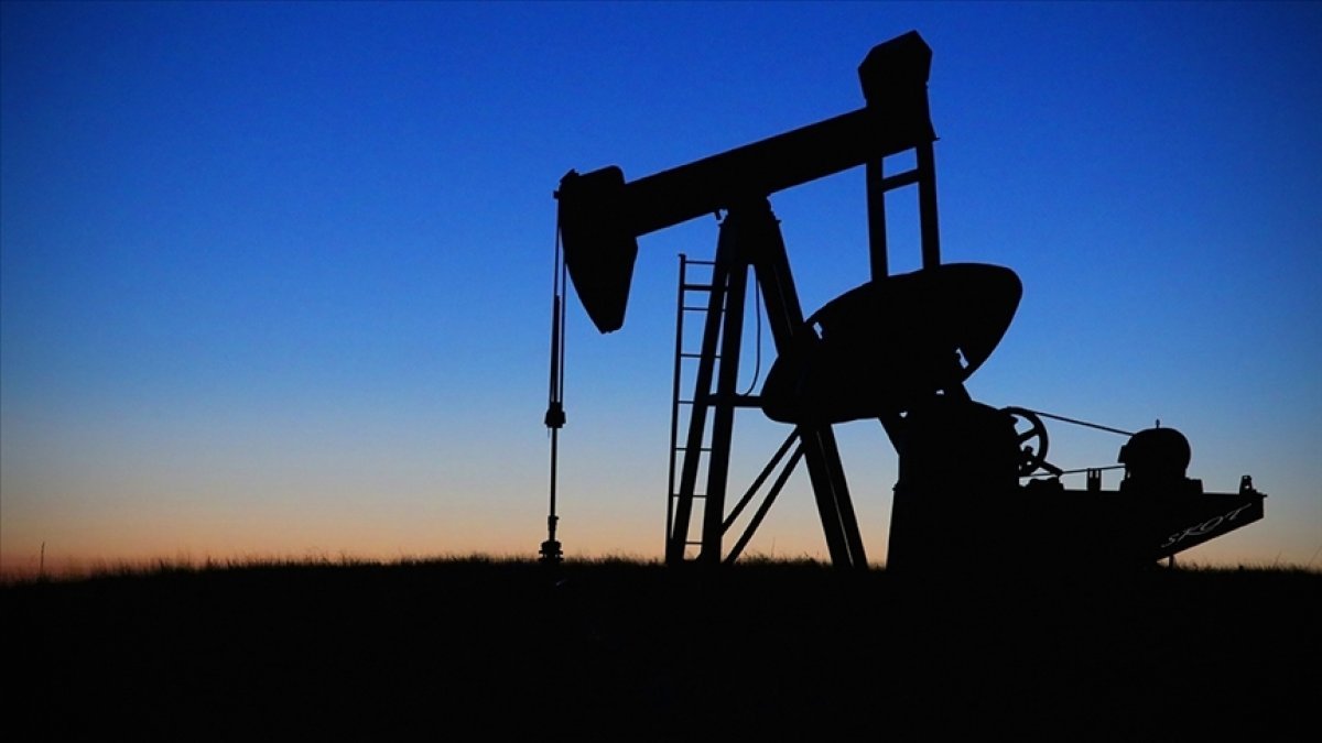 Brent petrolün varil fiyatı hızla yükseliyor
