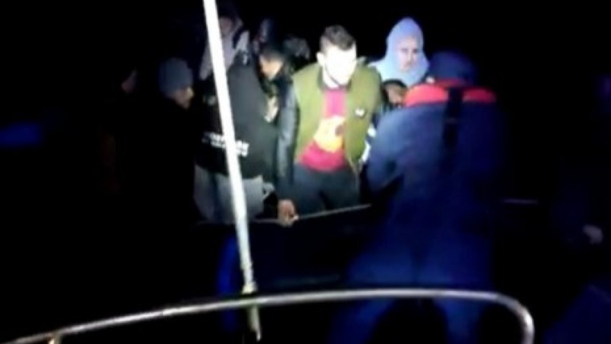 Datça'da 19 kaçak göçmen kurtarıldı
