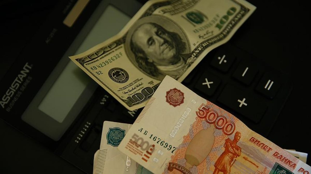 Rusya: Rezervleri kullanamazsak dış borcu rubleyle öderiz